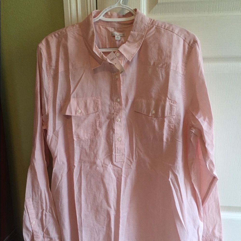 NWT Gap Maternity Shirt